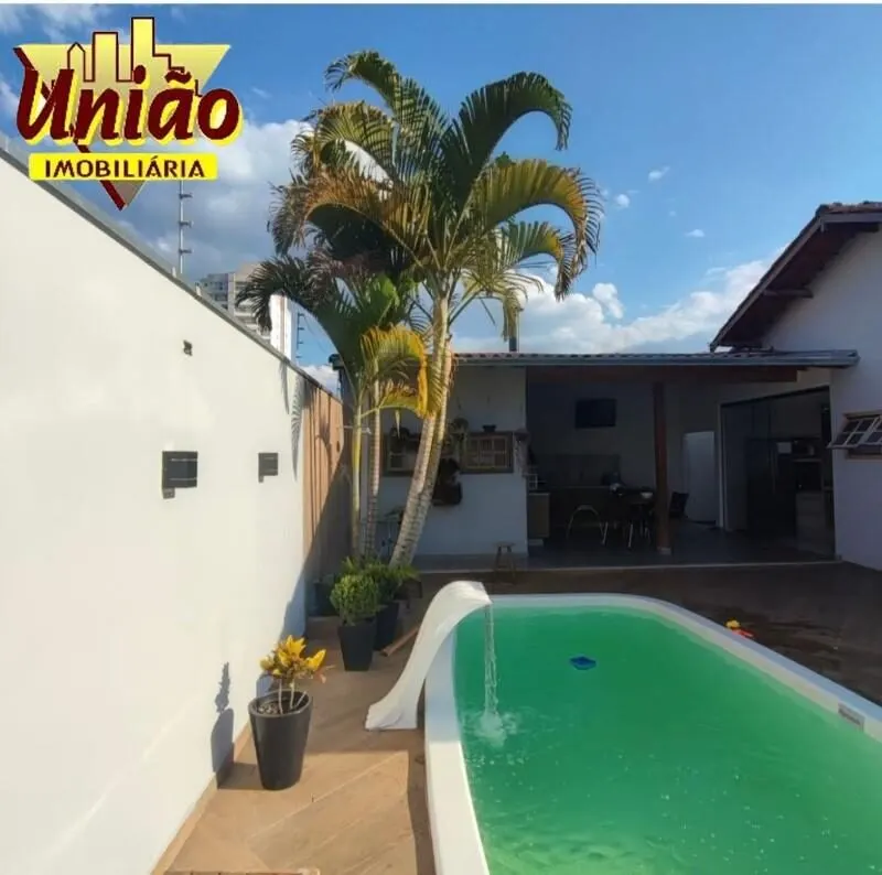 Foto 2 de Casa de esquina com 3 quartos (1 suíte), piscina e área gourmet, Nossa Senhora da Agonia