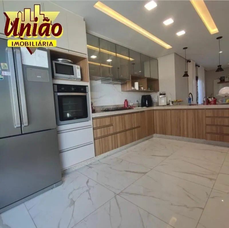 Foto 3 de Casa de esquina com 3 quartos (1 suíte), piscina e área gourmet, Nossa Senhora da Agonia