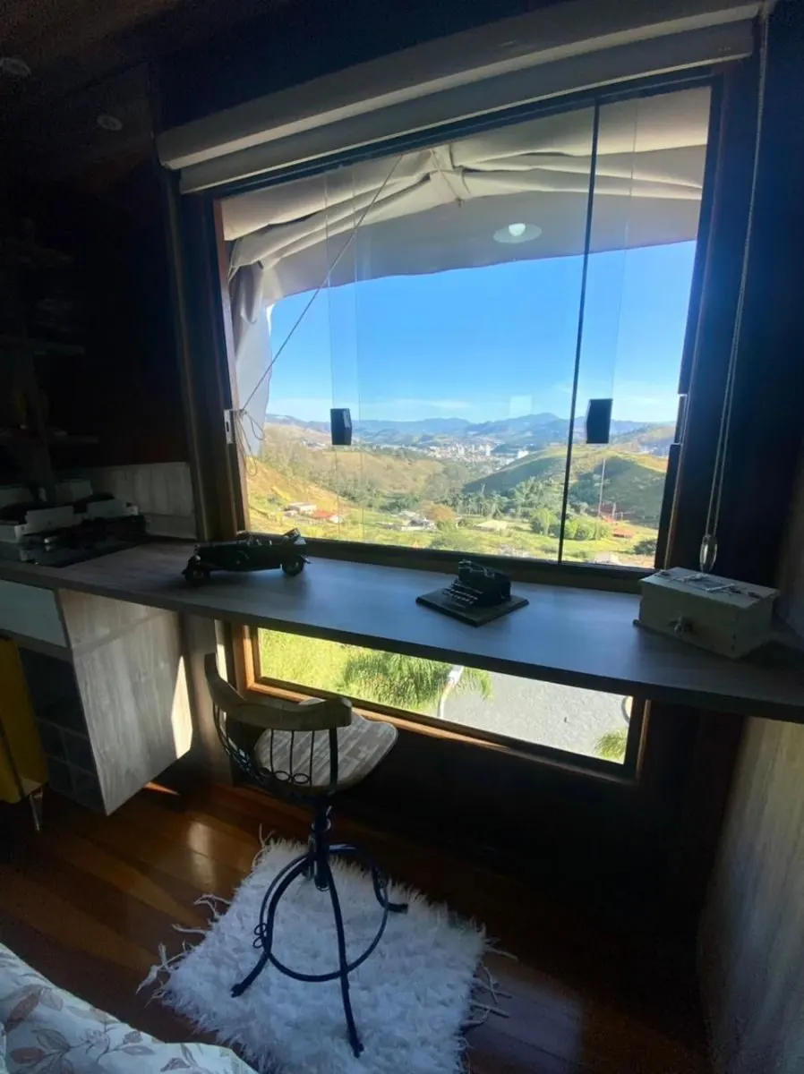 Foto 4 de Casa de 3 quartos (1 suíte) com piscina e vista, em condomínio, Pinheirinho