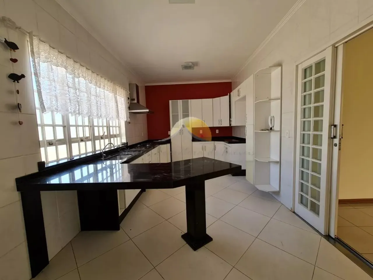Foto 6 de Sobrado de 3 quartos (1 suíte) com piscina, churrasqueira e garagem para 5 carros, São Vicente