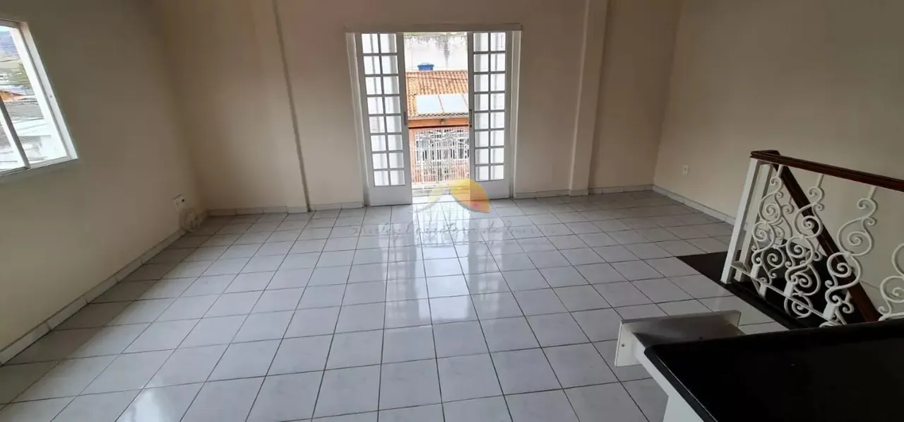 Foto 2 de Casa de 3 quartos (1 suíte) com escritório e área de churrasco, Medicina