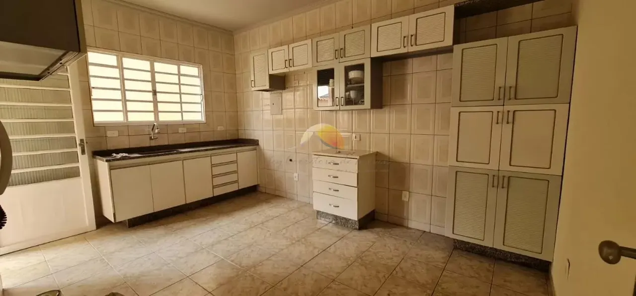Foto 5 de Casa de 3 quartos (1 suíte) com escritório e área de churrasco, Medicina