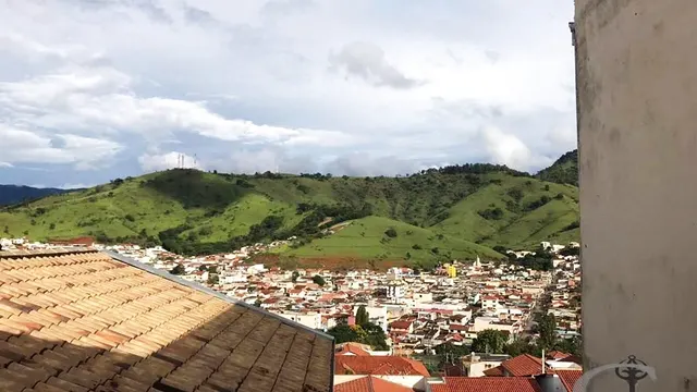 Casa de 2 pavimentos e 3 quartos (1 suíte) com vista, Jardim Eldorado