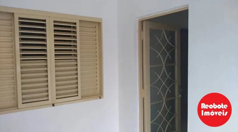 Foto 3 de Casa de 3 quartos com quintal, boa para escritório, Centro