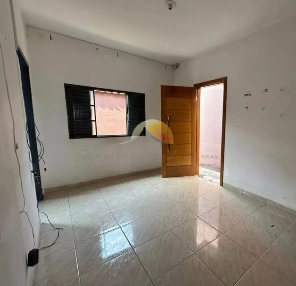 Foto 2 de Casa de 3 quartos com garagem para 2 carros e quintal, Cruzeiro