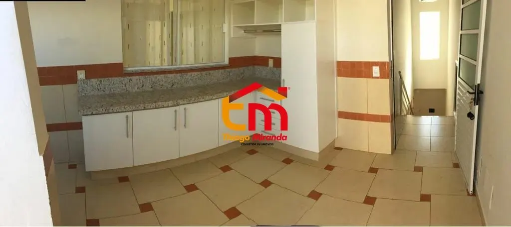 Foto 3 de Casa de 3 quartos (1 suíte) com 3 vagas, Pinheirinho