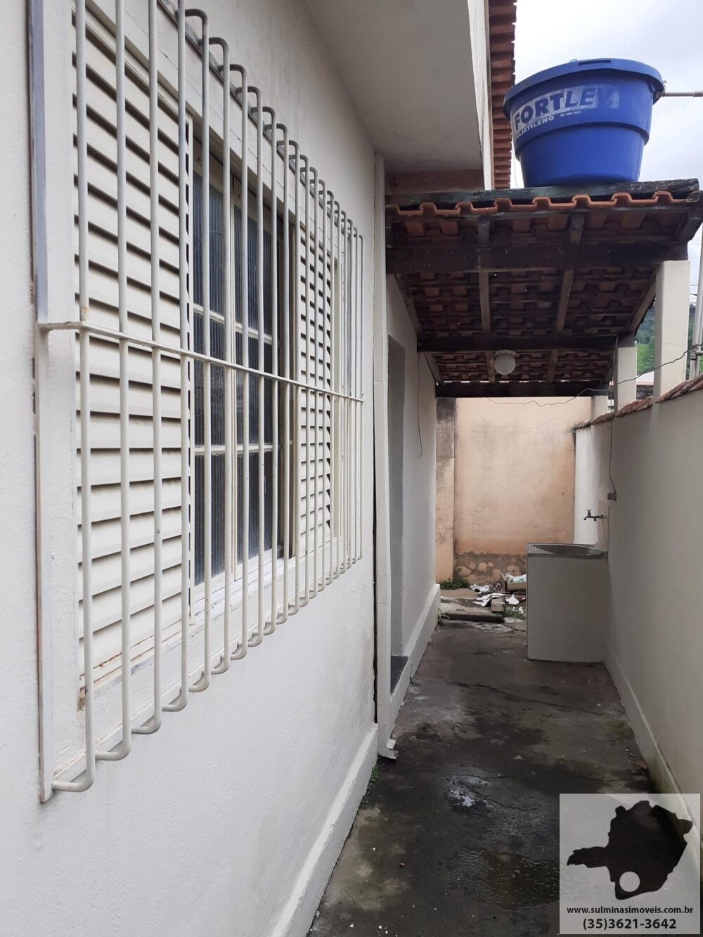 Foto 8 de Casa de 3 quartos (1 suíte) com garagem, Medicina