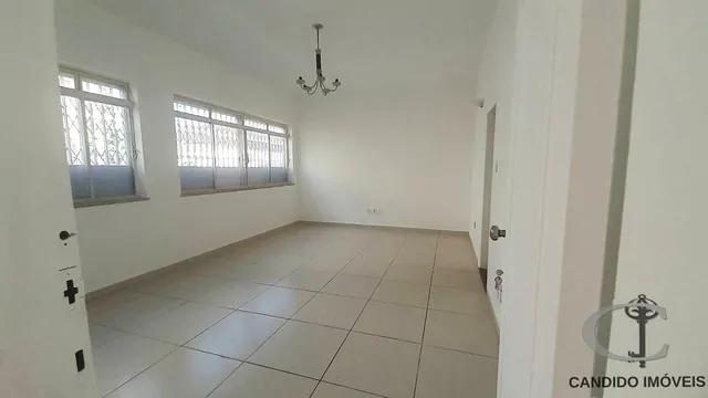 Casa de 3 quartos com edícula e churrasqueira, Centro