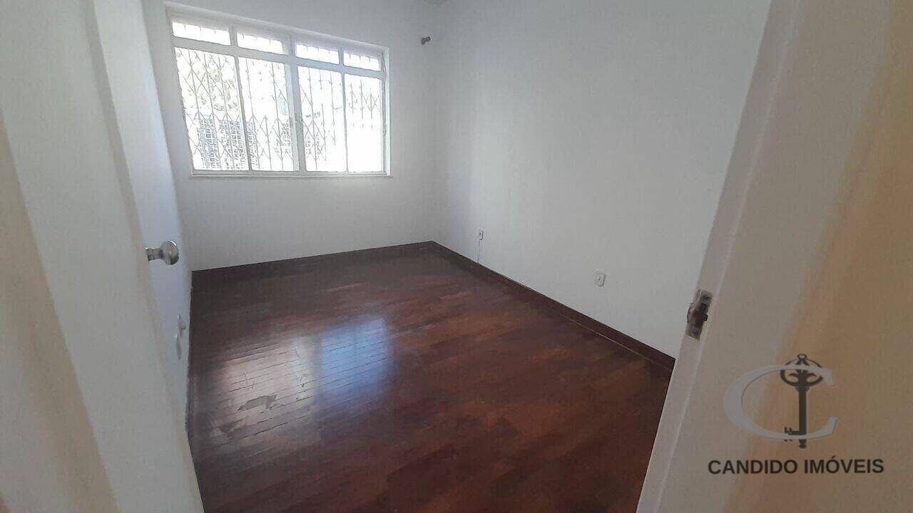 Foto 2 de Casa de 3 quartos com edícula e churrasqueira, Centro