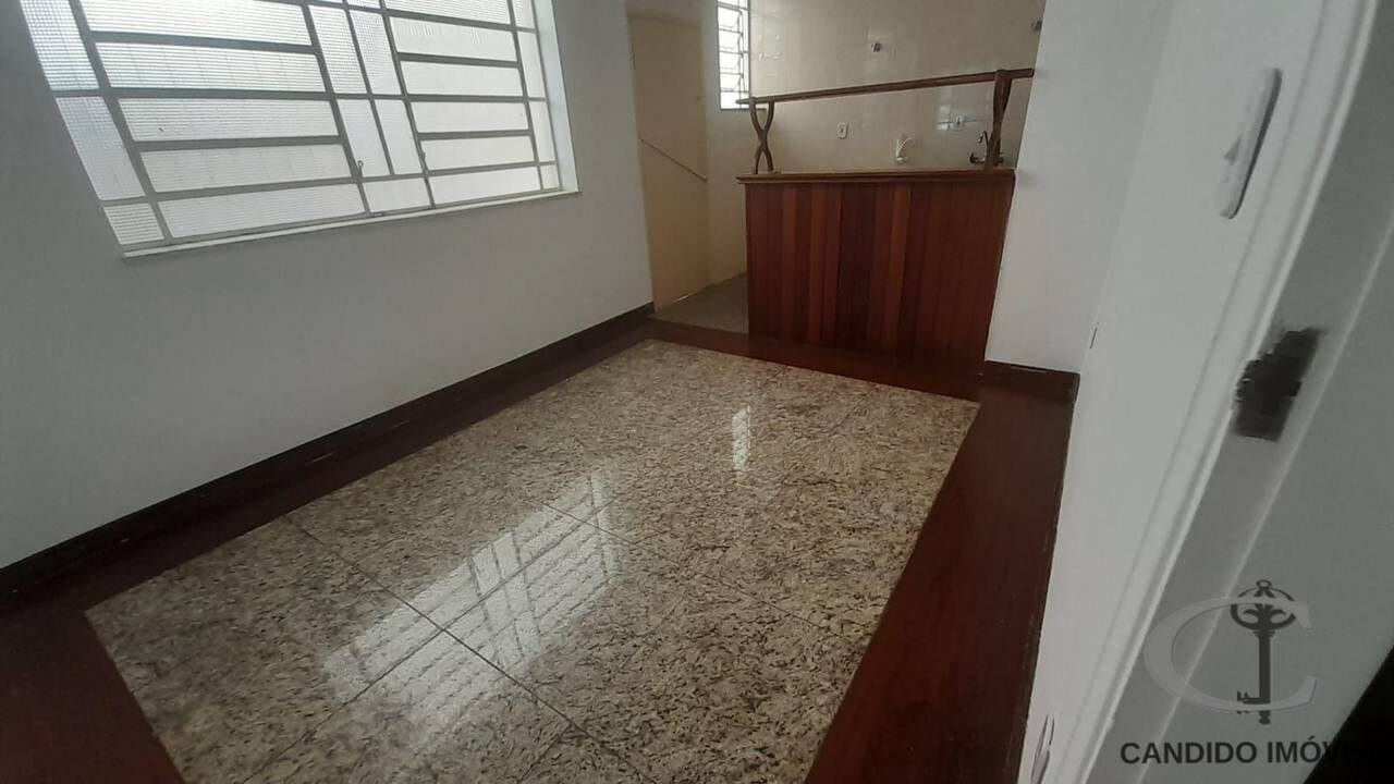Foto 3 de Casa de 3 quartos com edícula e churrasqueira, Centro