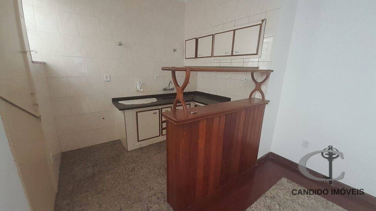 Foto 4 de Casa de 3 quartos com edícula e churrasqueira, Centro