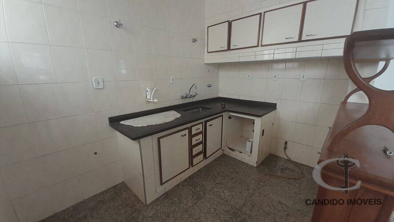 Foto 5 de Casa de 3 quartos com edícula e churrasqueira, Centro