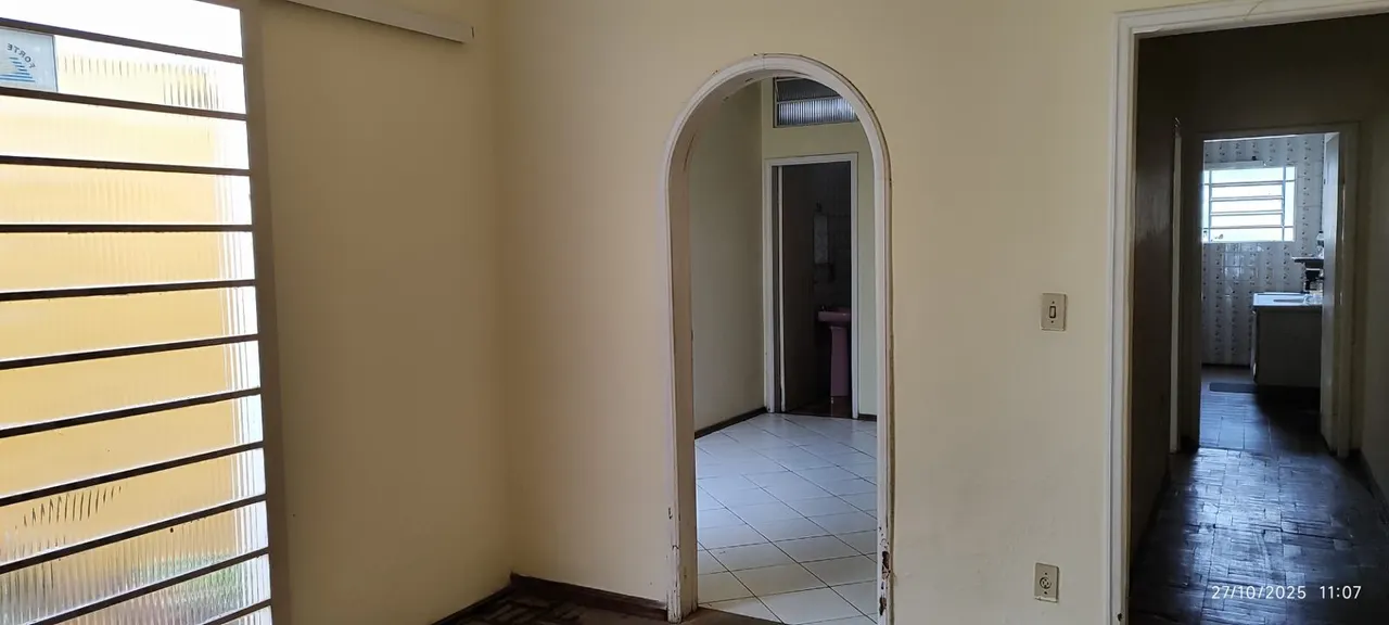 Foto 2 de Casa de 3 quartos (1 suíte) para alugar, própria para escritório ou clínica, Centro