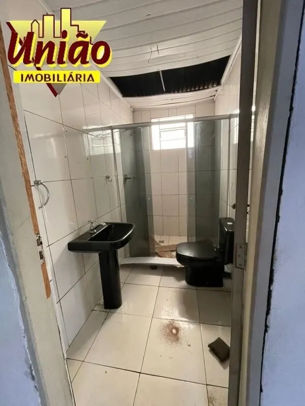 Foto 4 de Casa de 3 quartos com 2 vagas, precisa de reforma, Vila Poddis