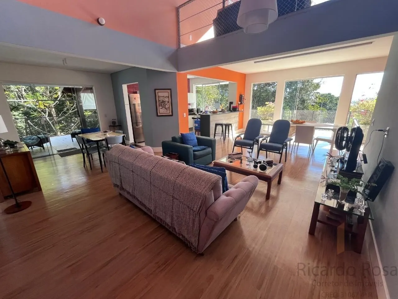 Foto 2 de Casa de 3 suítes em condomínio rural, terreno de 3.216 m² com vista para a serra, Mato Dentro