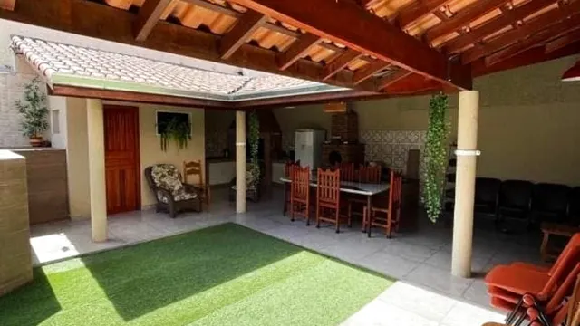 Foto 1 de Casa de 3 suítes com área gourmet e piscina, Centro