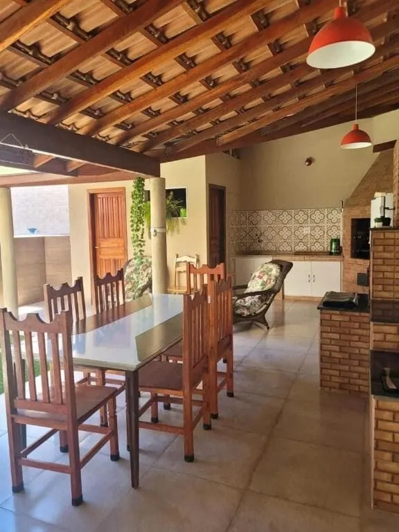Foto 5 de Casa de 3 suítes com área gourmet e piscina, Centro