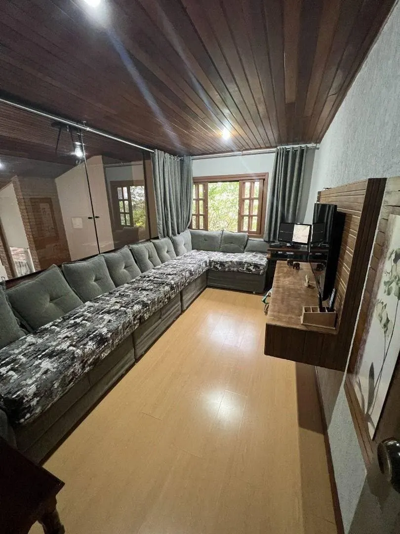 Foto 5 de Casa de 3 suítes com piscina, lareira, escritório e 6 vagas, Pinheirinho