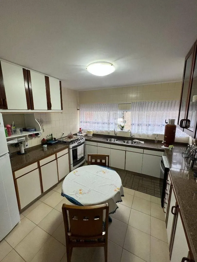 Foto 7 de Casa de 3 suítes com piscina, lareira, escritório e 6 vagas, Pinheirinho