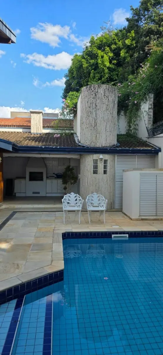 Foto 2 de Casa de 3 suítes com piscina, sauna e espaço gourmet, Pinheirinho