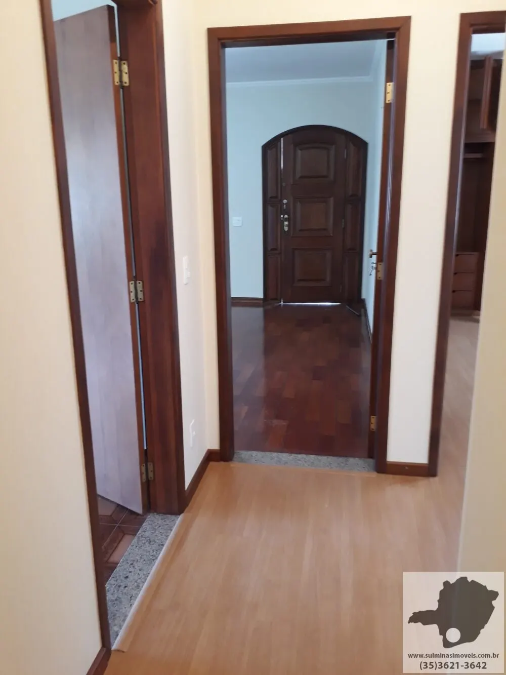 Foto 6 de Casa de alto padrão com 3 suítes, churrasqueira e garagem para 4 carros, Jardim América