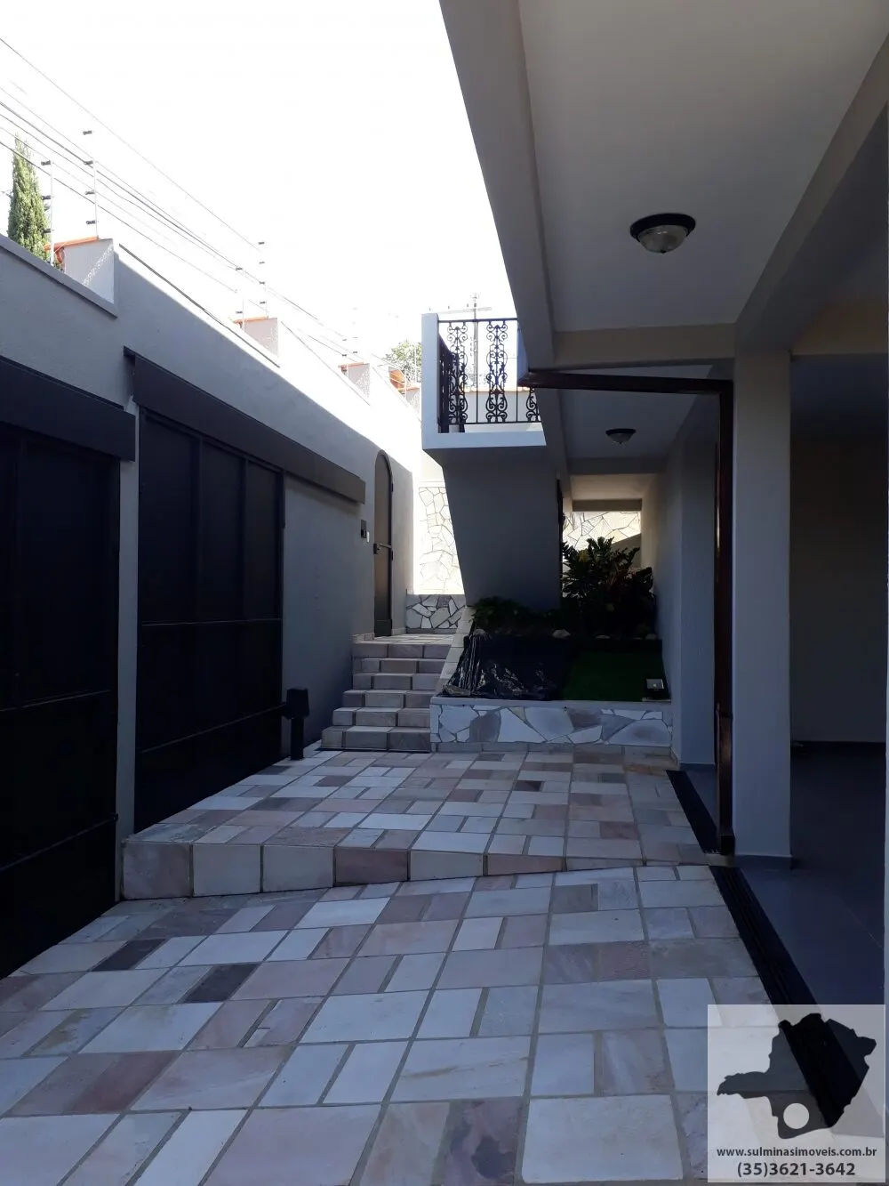 Foto 8 de Casa de alto padrão com 3 suítes, churrasqueira e garagem para 4 carros, Jardim América