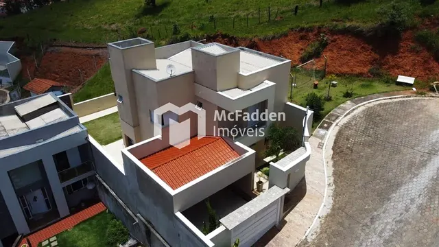 Casa de 3 suítes com área gourmet e vista da cidade, Pinheirinho