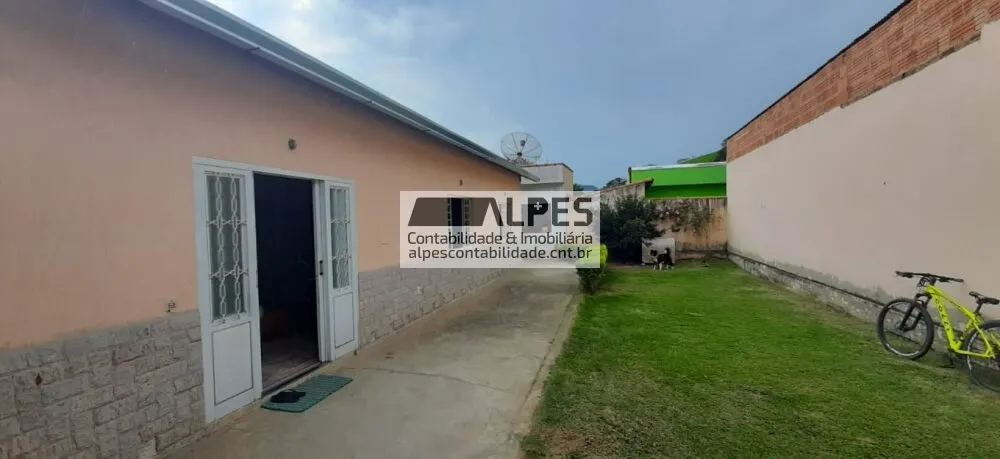 Foto 8 de Casa térrea de 4 quartos (1 suíte) com edícula e quintal gramado, Cantagalo