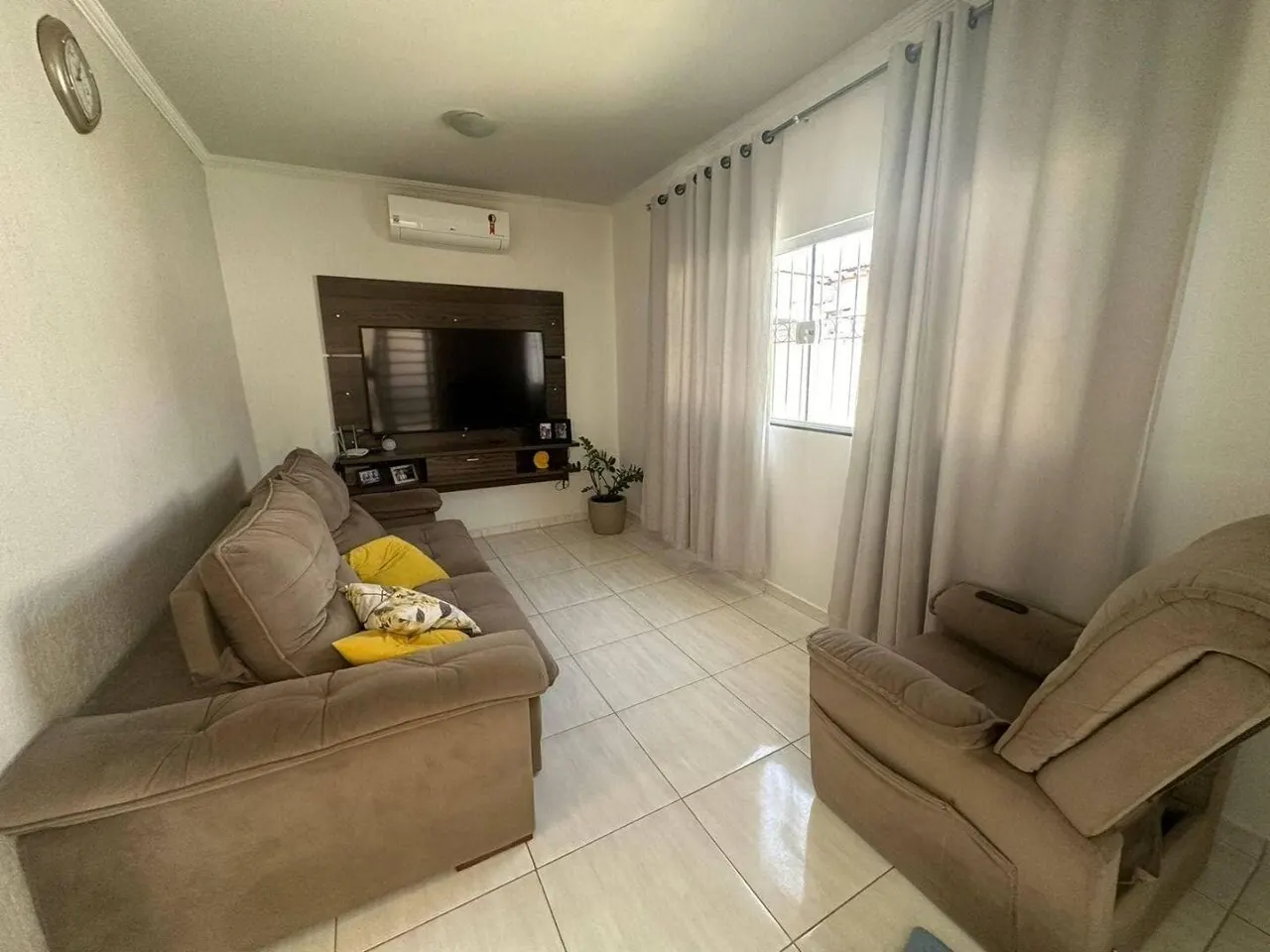 Foto 3 de Casa de 4 quartos (1 suíte) com móveis planejados e 3 vagas, Avenida