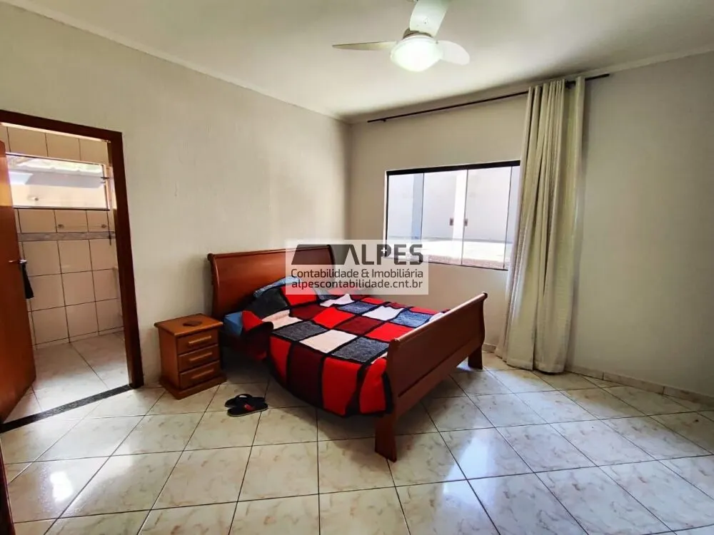 Foto 5 de Casa de 4 quartos (1 suíte) com terraço e churrasqueira, Medicina