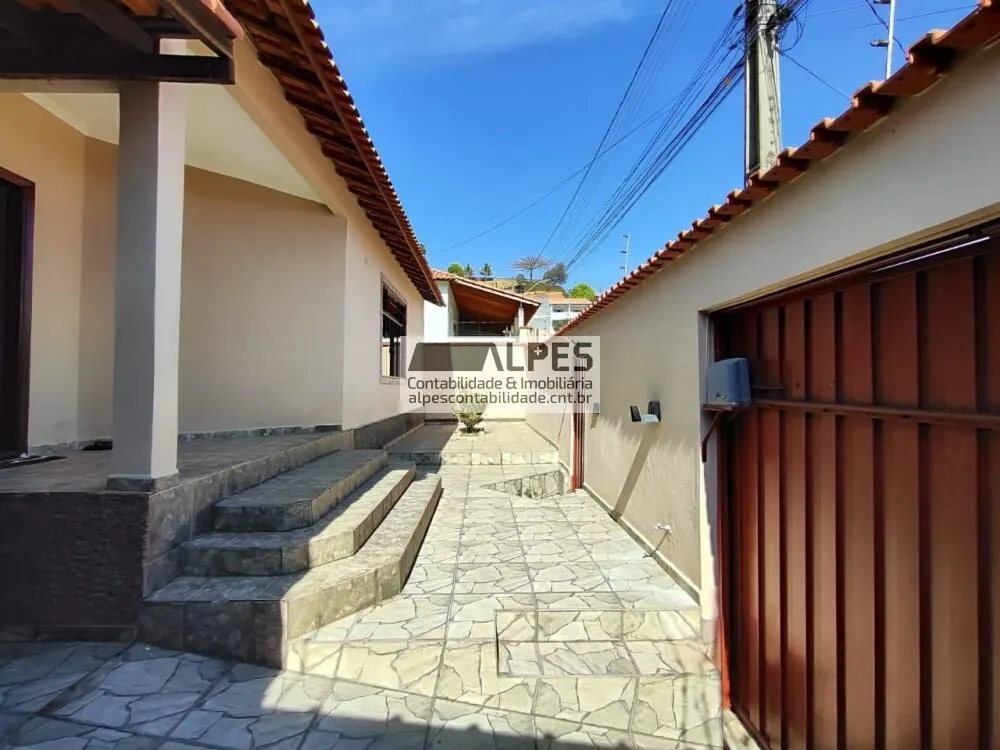 Foto 6 de Casa de 4 quartos (1 suíte) com terraço e churrasqueira, Medicina