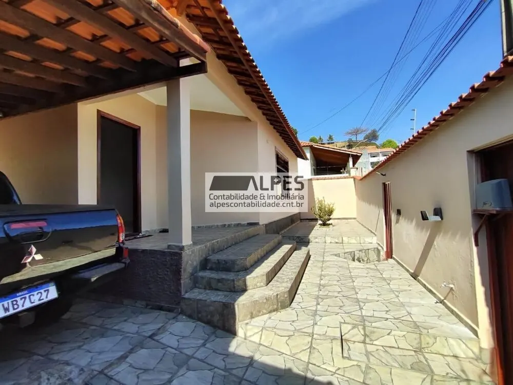 Foto 8 de Casa de 4 quartos (1 suíte) com terraço e churrasqueira, Medicina