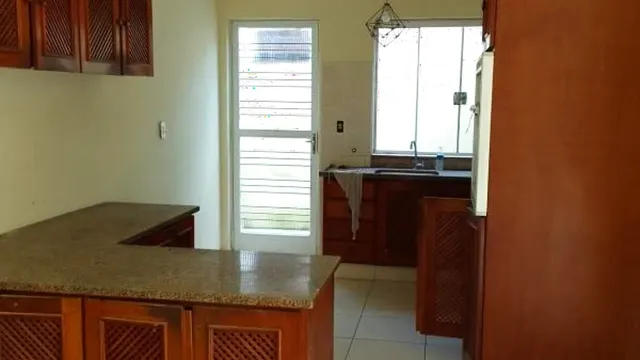 Foto 1 de Casa de dois pavimentos com 4 quartos (1 suíte) e garagem para 4 carros, São Vicente