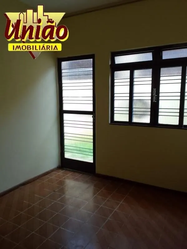 Foto 4 de Casa de dois pavimentos com 4 quartos (1 suíte) e garagem para 4 carros, São Vicente