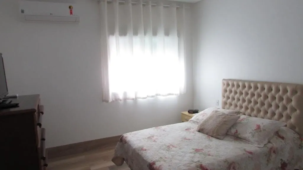 Foto 5 de Casa de 4 quartos (1 suíte com closet) e 4 vagas, BPS