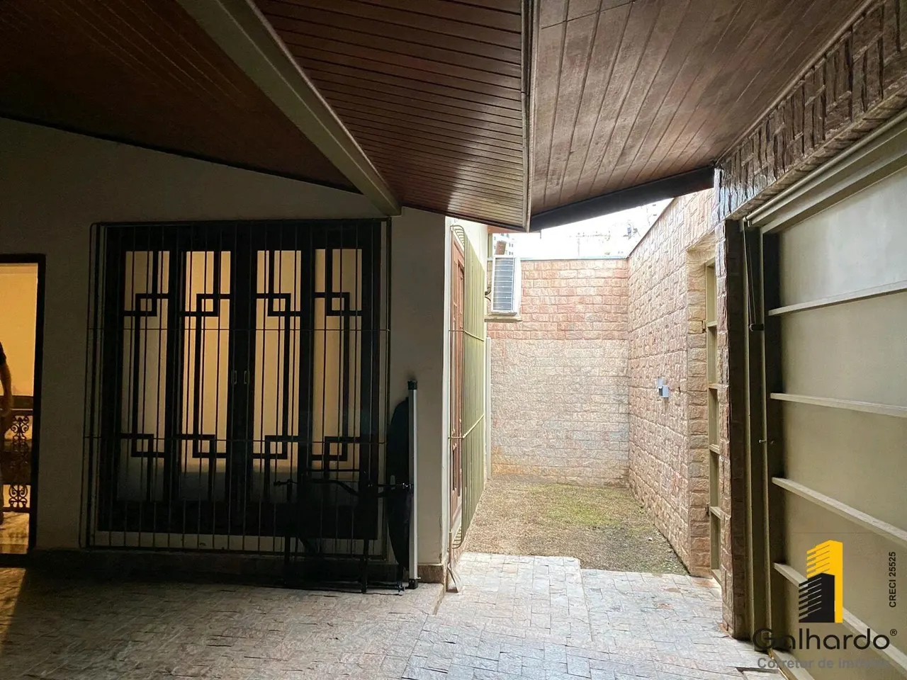 Foto 5 de Casa de 4 quartos (3 suítes) com garagem para 2 carros, Centro