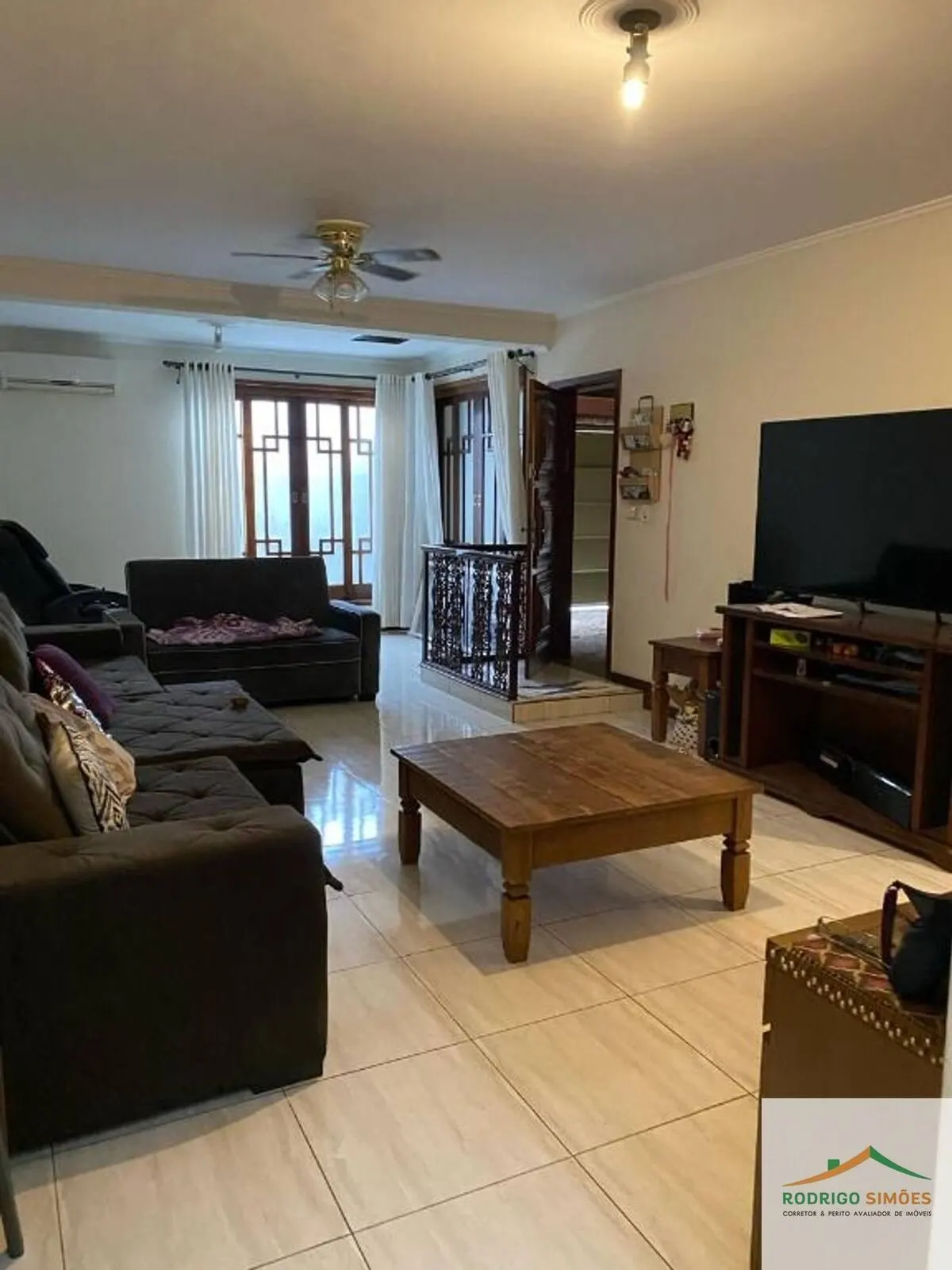 Foto 3 de Casa de 4 quartos (3 suítes) com piscina, adega e escritório, Centro