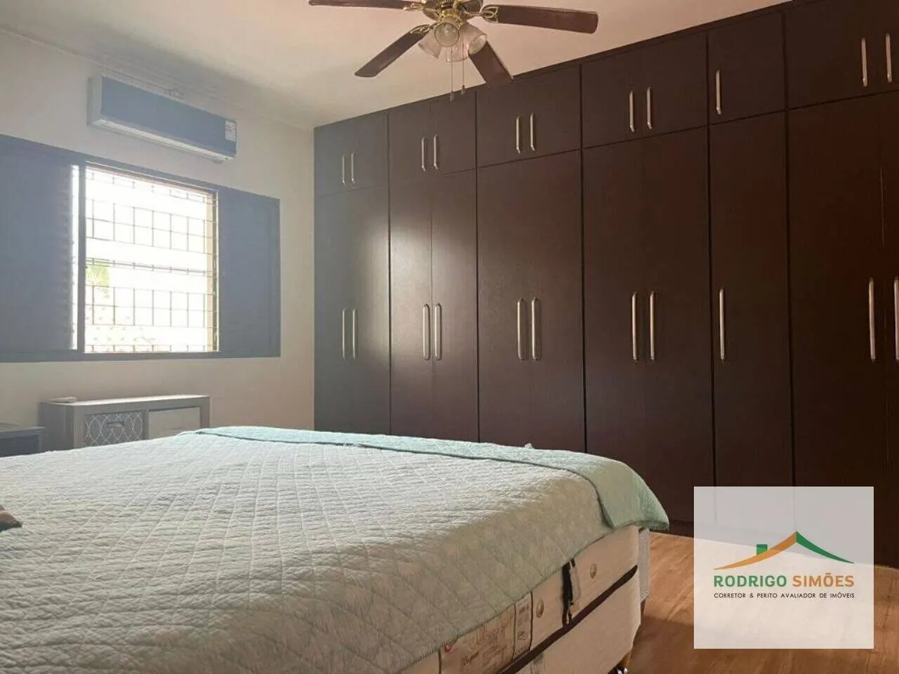 Foto 7 de Casa de 4 quartos (3 suítes) com piscina, adega e escritório, Centro