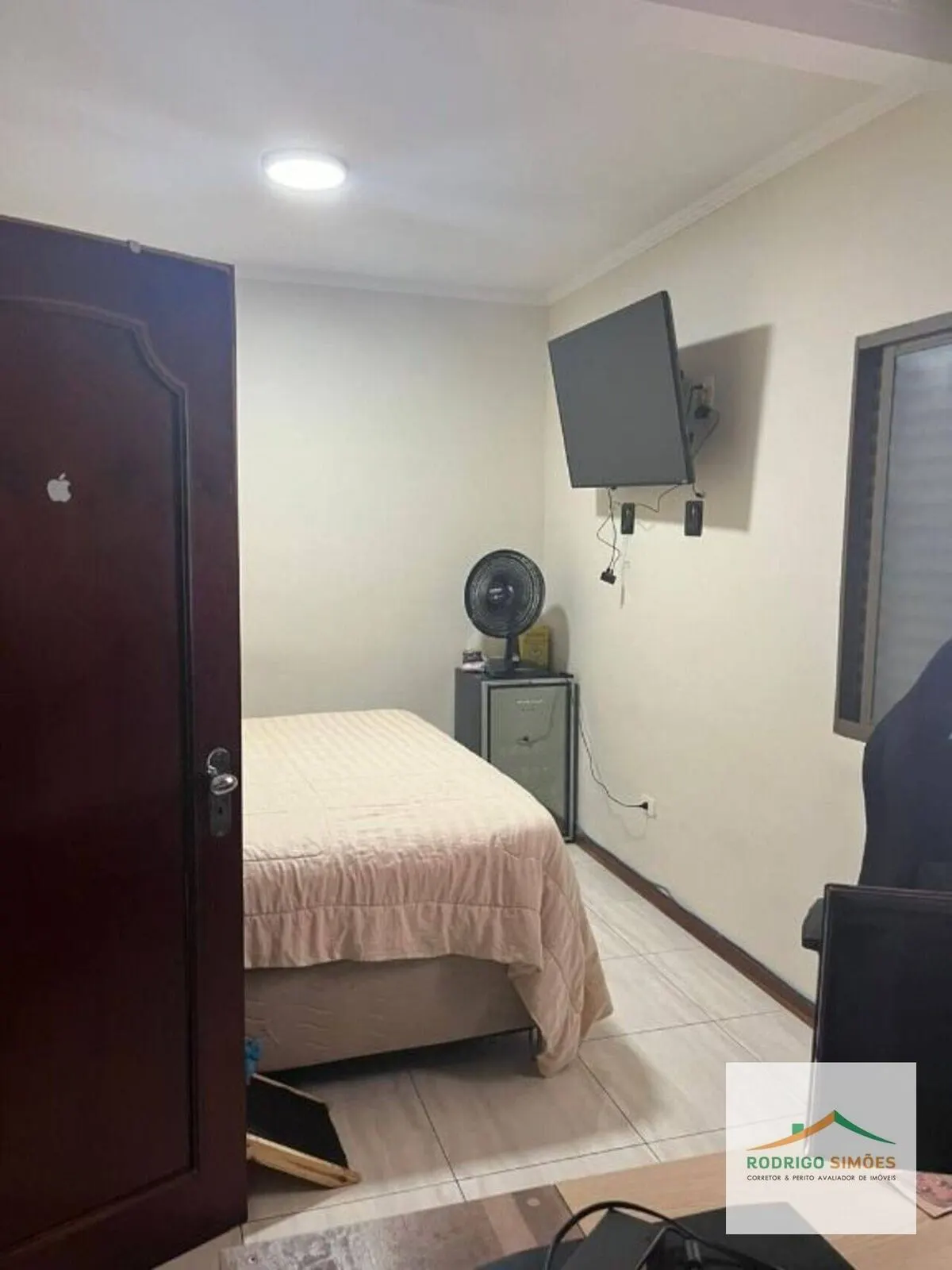 Foto 8 de Casa de 4 quartos (3 suítes) com piscina, adega e escritório, Centro