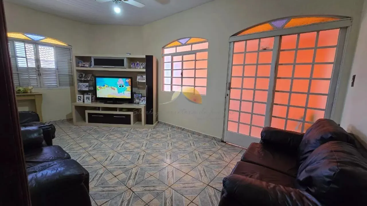 Foto 2 de Casa de 4 quartos com suíte externa, área de churrasco e garagem para 4 carros, Nossa Senhora de Fátima