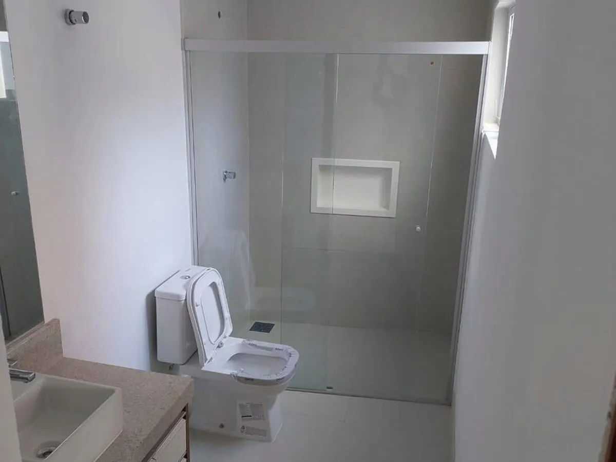 Foto 7 de Casa de 4 quartos (2 suítes) com 3 salas e área de churrasco, Medicina