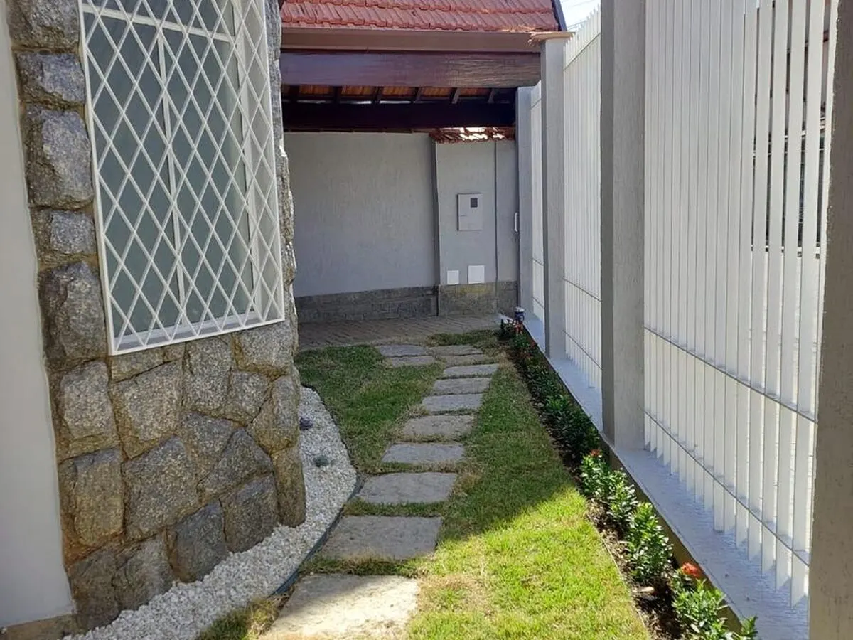 Foto 8 de Casa de 4 quartos (2 suítes) com 3 salas e área de churrasco, Medicina