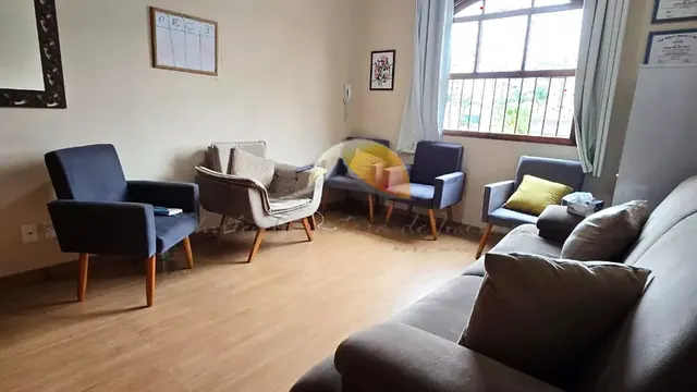 Foto 1 de Casa de 4 quartos com 2 salas e suíte externa, Centro