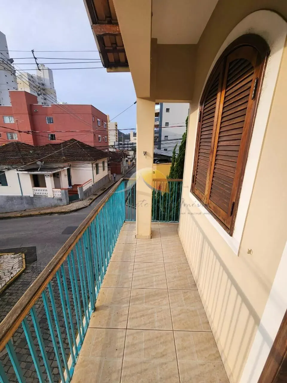 Foto 2 de Casa de 4 quartos com 2 salas e suíte externa, Centro