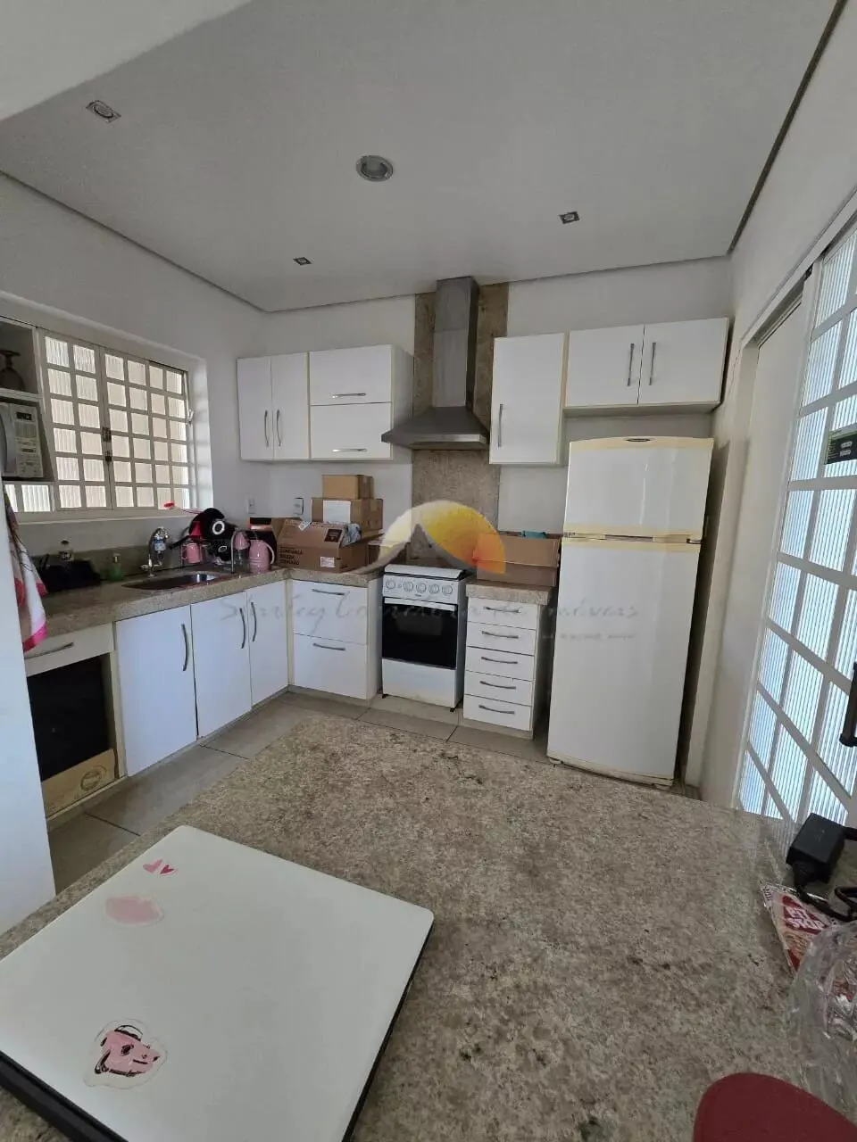 Foto 3 de Casa de 4 quartos com 2 salas e suíte externa, Centro