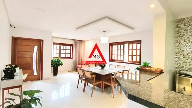 Foto 1 de Casa de 4 quartos (1 suíte) com escritório e quintal, Morro Chic