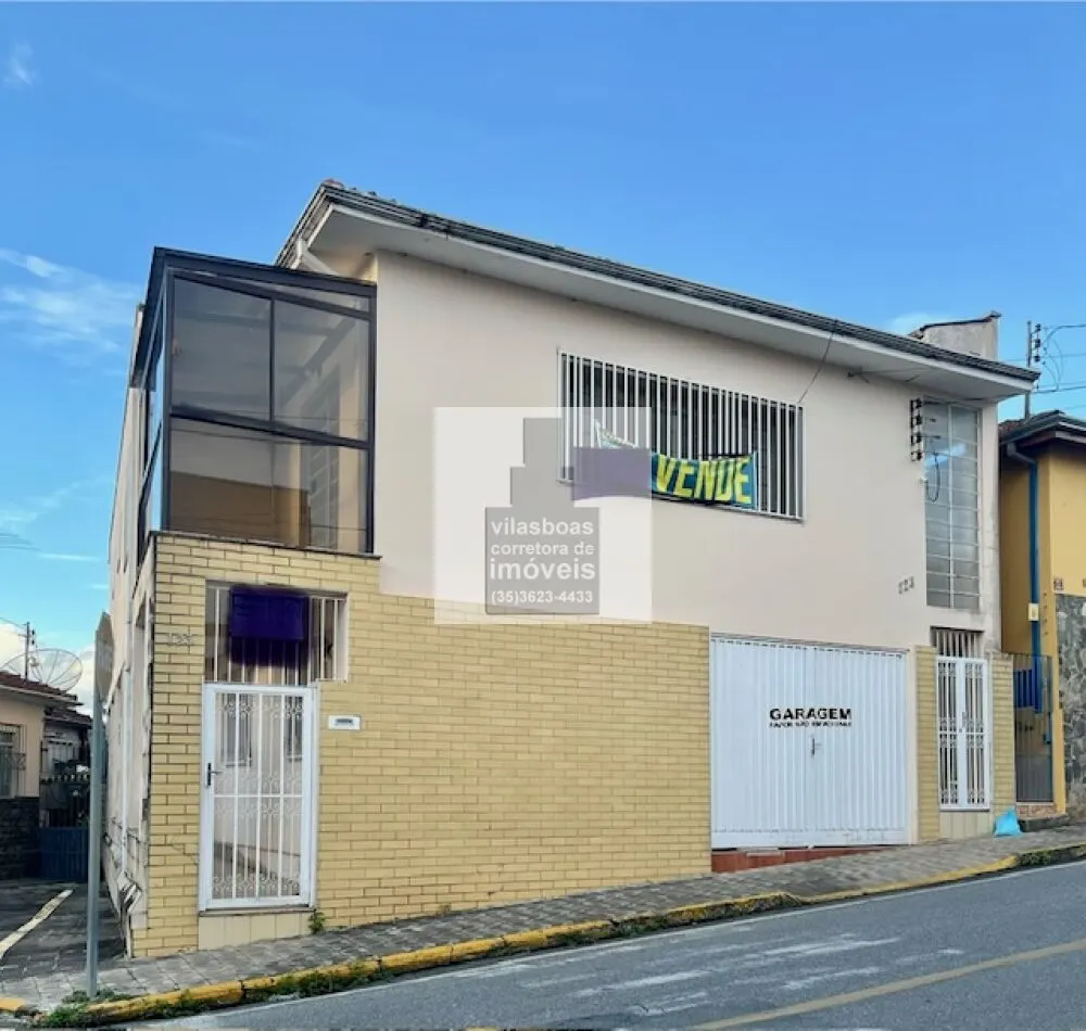 Foto 2 de Sobrado de 4 quartos (1 suíte) com 4 banheiros e garagem, Centro