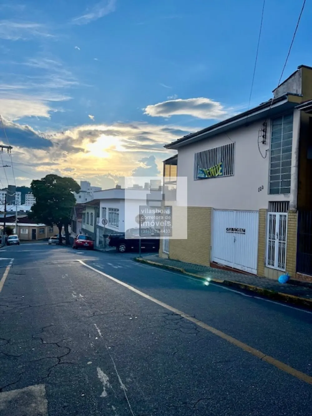 Foto 3 de Sobrado de 4 quartos (1 suíte) com 4 banheiros e garagem, Centro