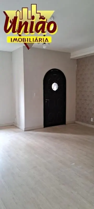 Foto 3 de Casa de 4 quartos com suíte com banheira, closet e sacada, Varginha