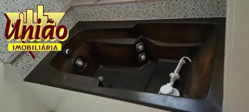 Foto 4 de Casa de 4 quartos com suíte com banheira, closet e sacada, Varginha